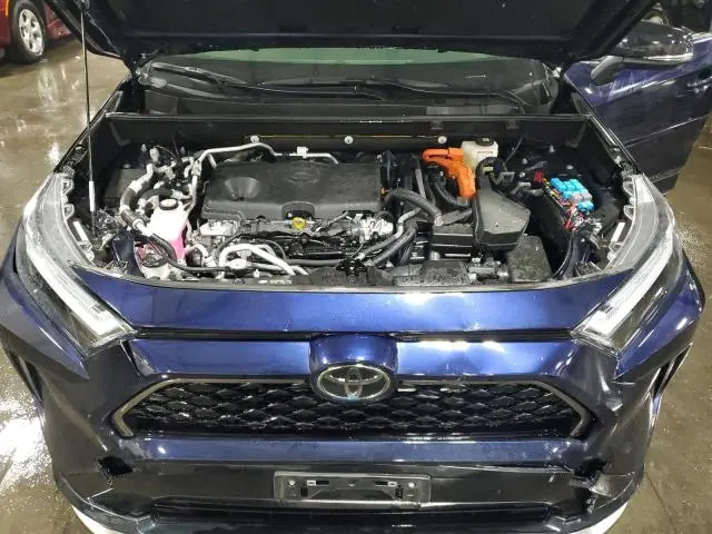 2025 TOYOTA RAV4 XSE  