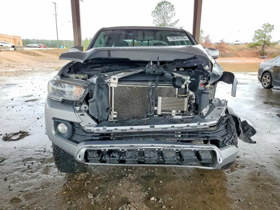 2017 TOYOTA TACOMA SR5 V6  