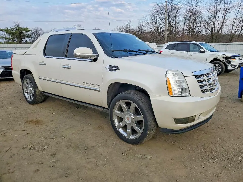 2011 CADILLAC ESCALADE EXT PREMIUM  