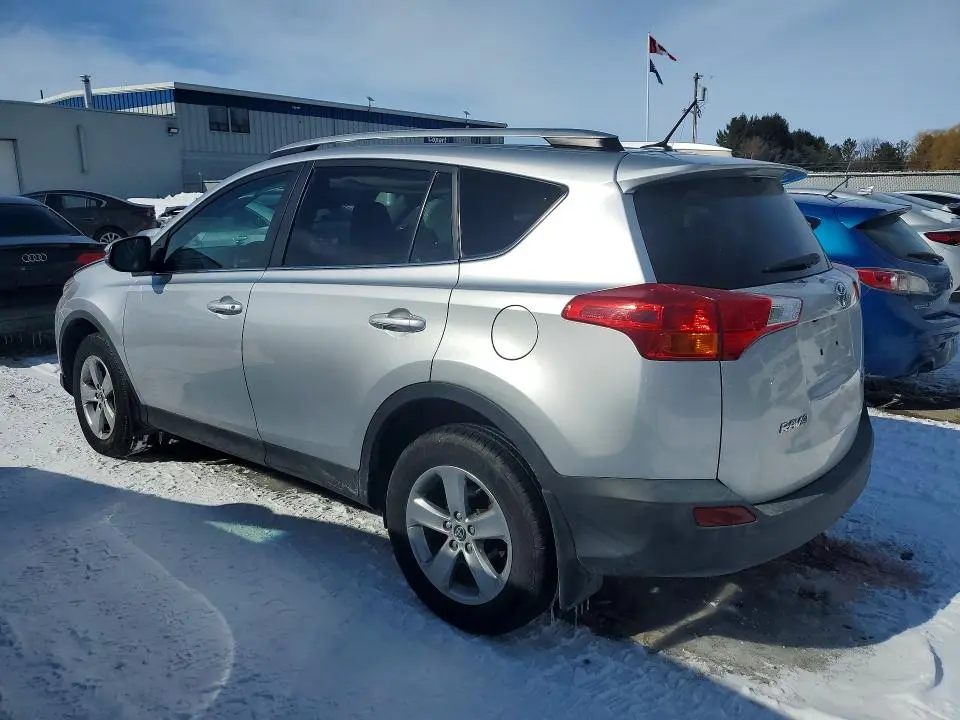 2015 TOYOTA RAV4 XLE  