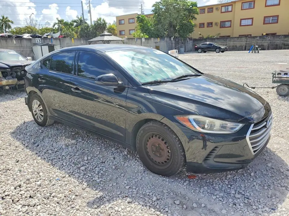 2018 HYUNDAI ELANTRA SE  