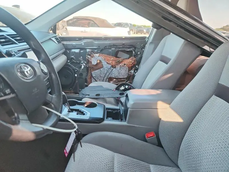 2014 TOYOTA CAMRY LE  