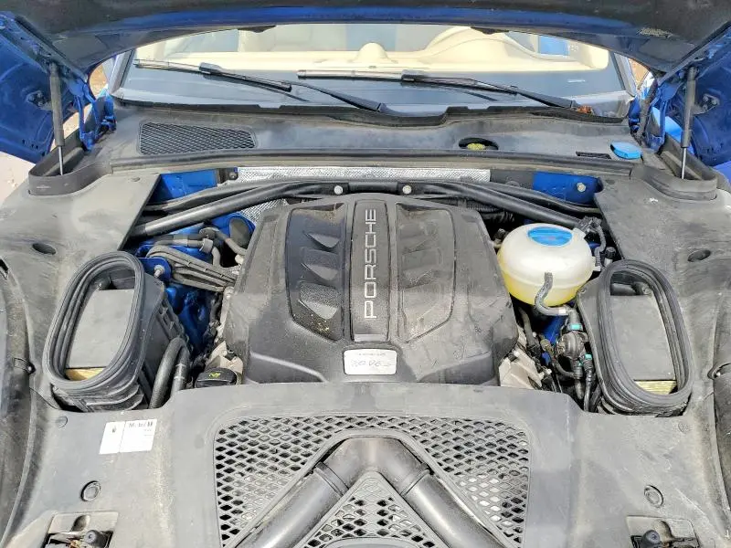 2015 PORSCHE MACAN S  