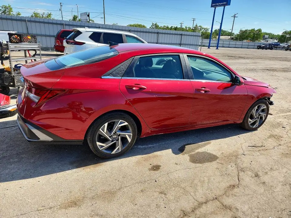 2025 HYUNDAI ELANTRA SEL  