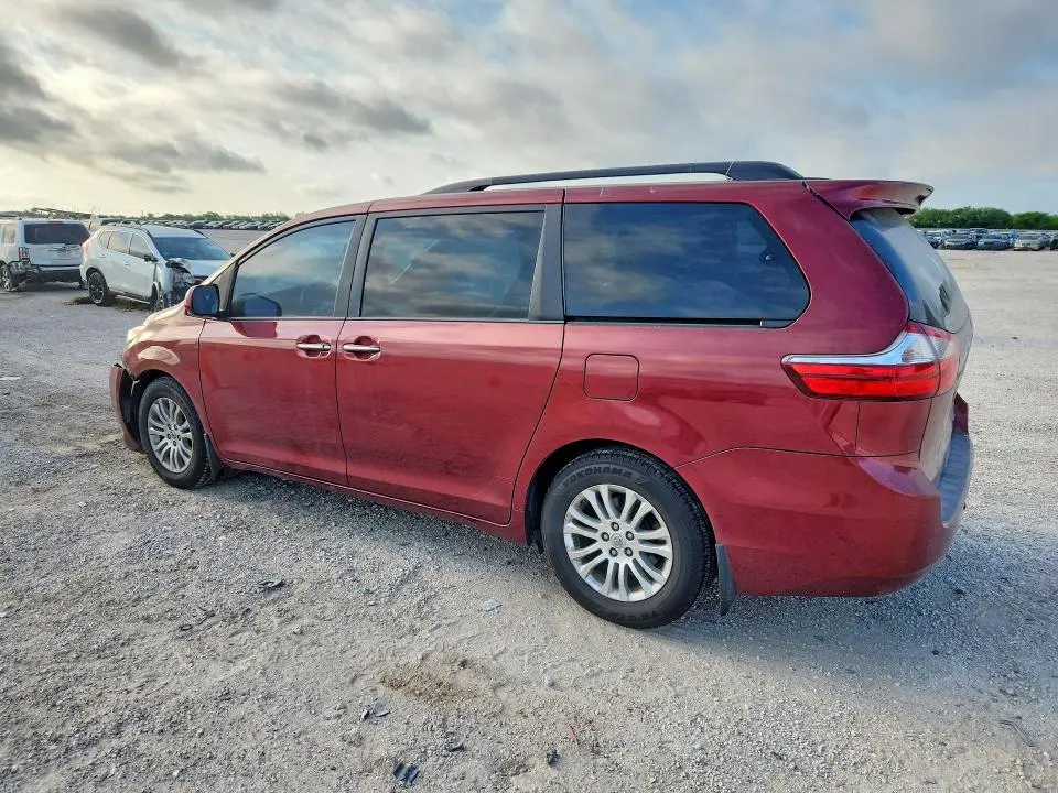 2016 TOYOTA SIENNA XLE 8-PASSENGER  