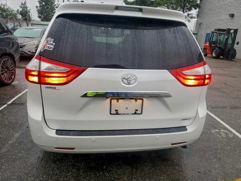 2015 TOYOTA SIENNA XLE  