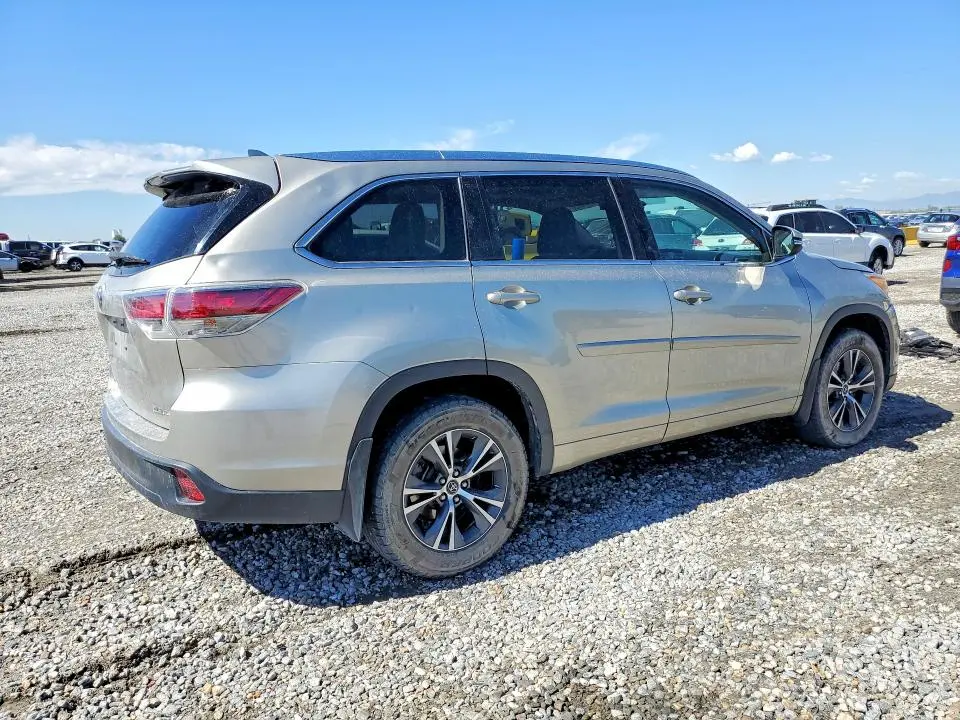 2016 TOYOTA HIGHLANDER XLE  