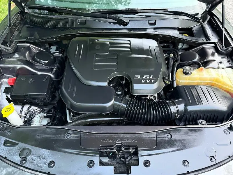 2016 DODGE CHARGER SXT  