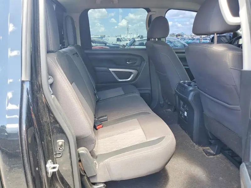 2021 NISSAN TITAN SV  