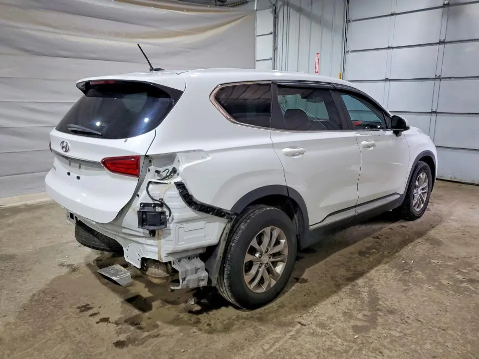 2020 HYUNDAI SANTA FE SE  