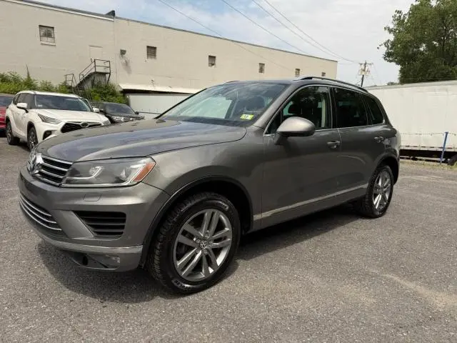 2016 VOLKSWAGEN TOUAREG SPORT  