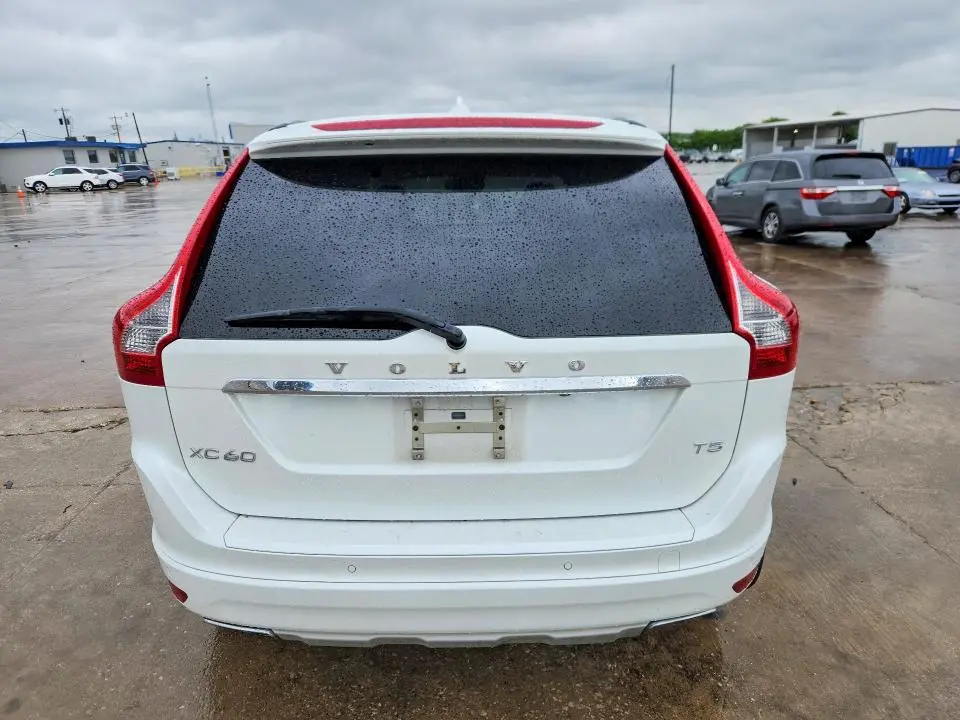 2016 VOLVO XC60 T5 PREMIER  