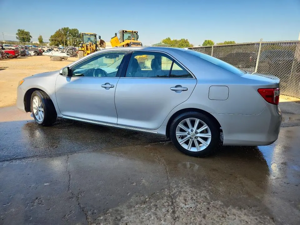 2012 TOYOTA CAMRY XLE V6  