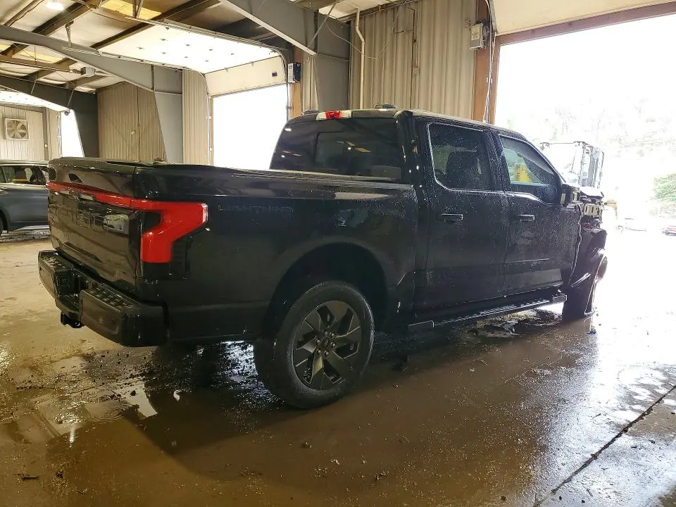 2023 FORD F150 LIGHTNING PRO  