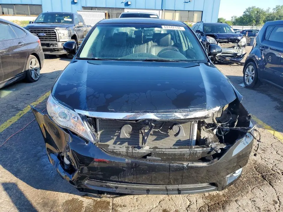 2011 TOYOTA AVALON LIMITED  