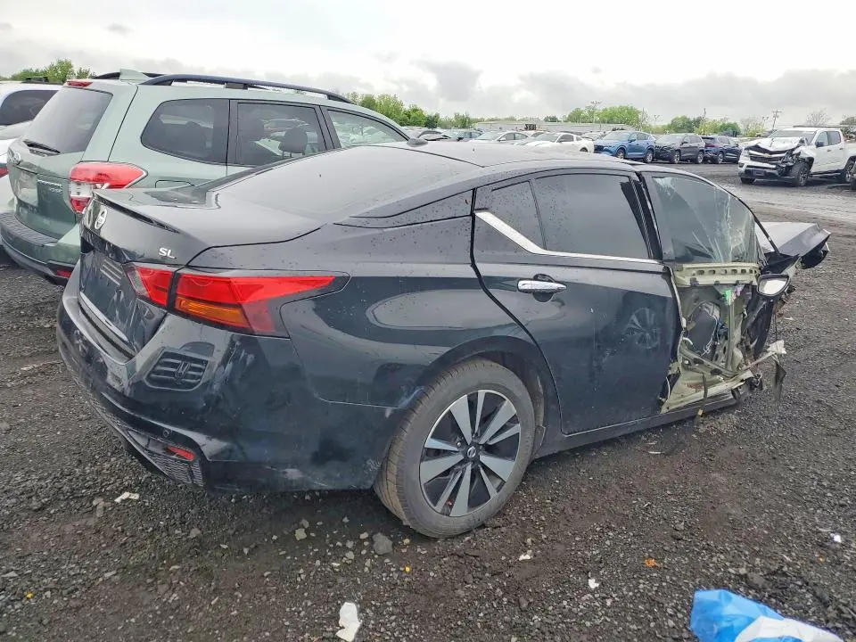2019 NISSAN ALTIMA SL  