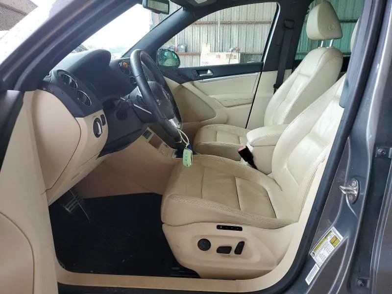 2014 VOLKSWAGEN TIGUAN S  