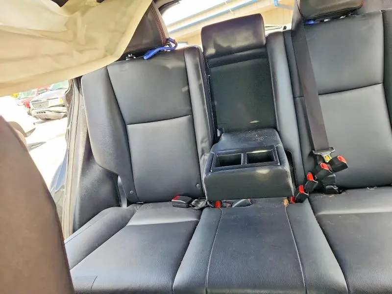 2018 TOYOTA RAV4 HV SE  