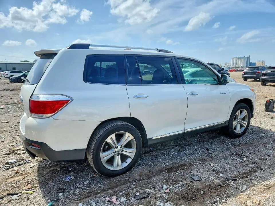 2013 TOYOTA HIGHLANDER LIMITED  