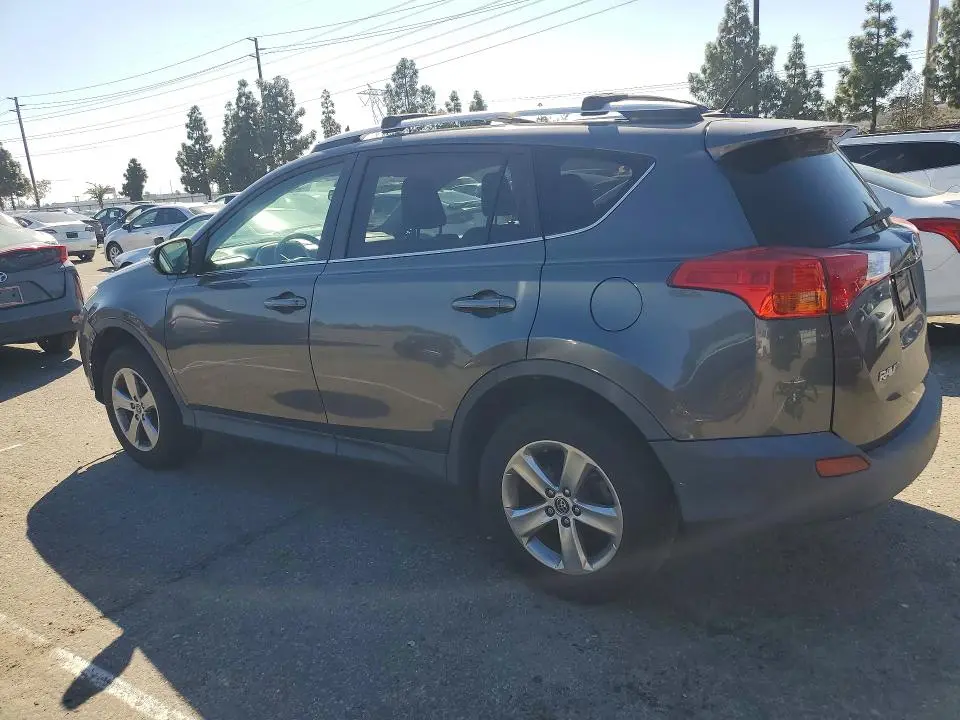 2015 TOYOTA RAV4 XLE  