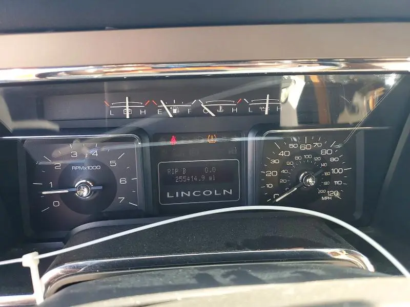 2011 LINCOLN NAVIGATOR   