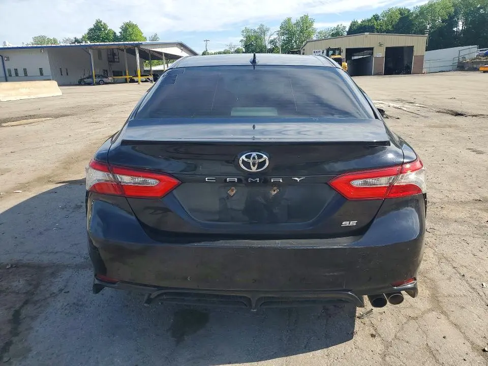 2019 TOYOTA CAMRY SE  