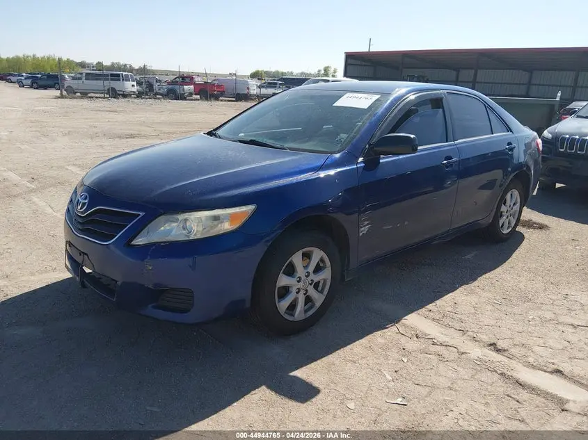 2011 TOYOTA CAMRY LE