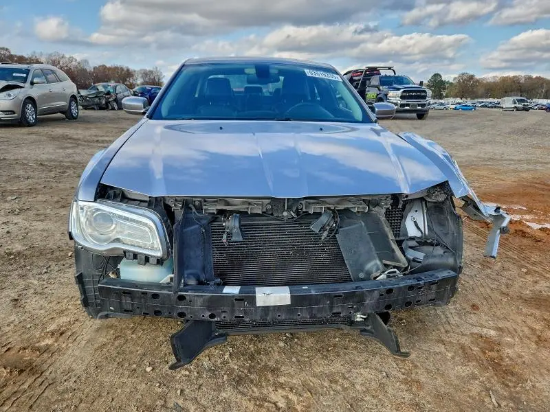 2016 CHRYSLER 300 LIMITED  