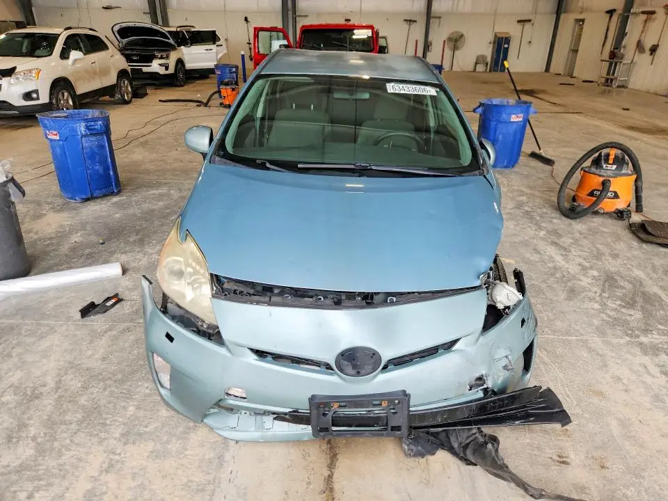 2013 TOYOTA PRIUS TWO  