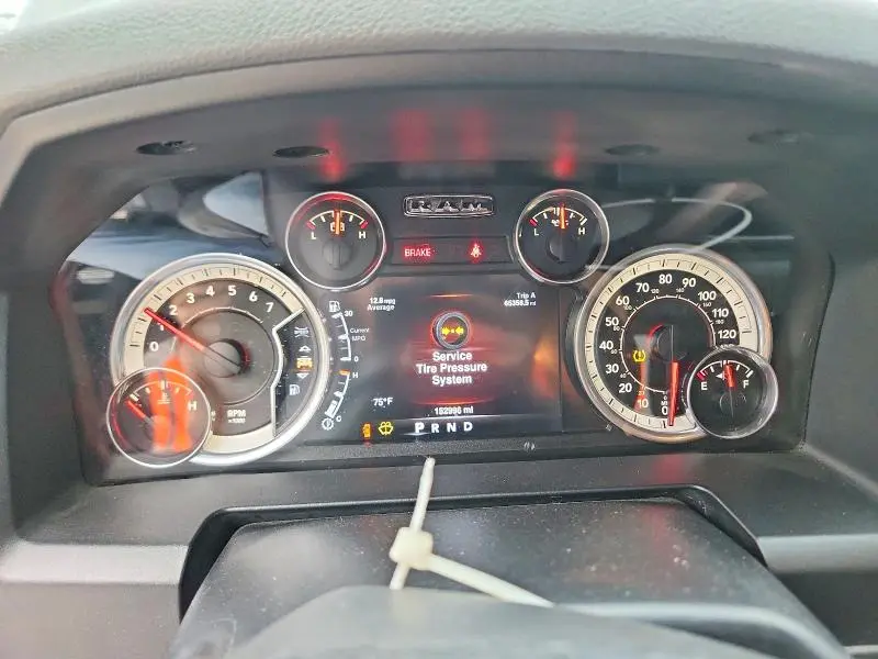 2016 RAM 1500 SLT  