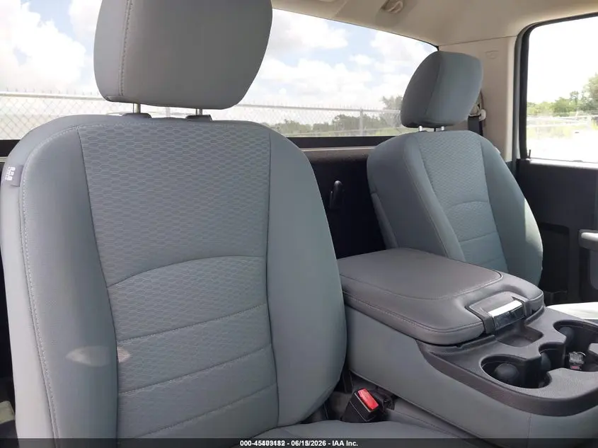 2017 RAM 1500 TRADESMAN  4X2 8' BOX