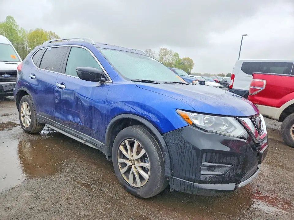 2018 NISSAN ROGUE SV  