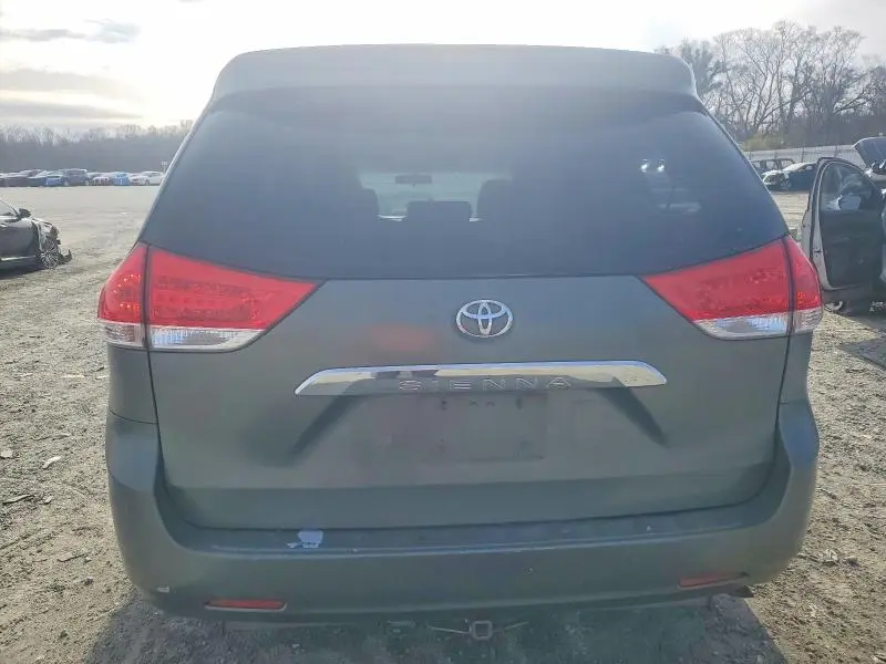 2011 TOYOTA SIENNA BASE 7-PASSENGER  