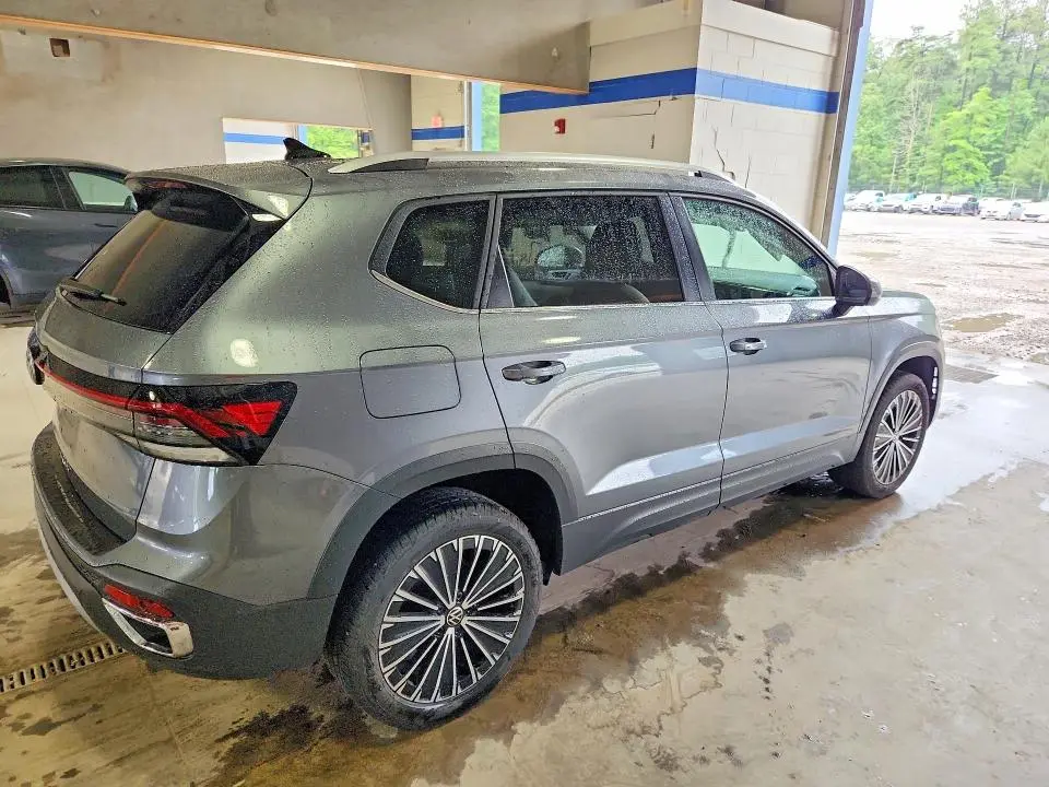 2025 VOLKSWAGEN TAOS SE  