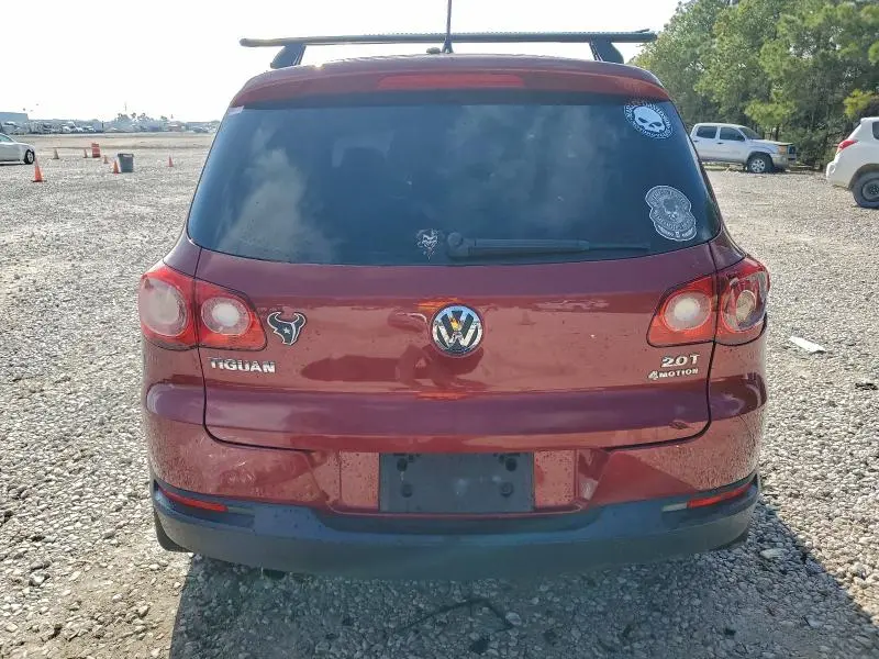 2010 VOLKSWAGEN TIGUAN SE  