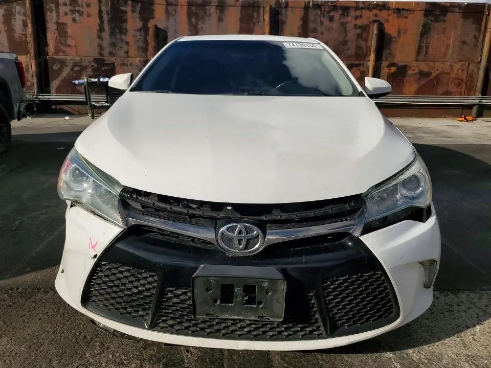 2017 TOYOTA CAMRY SE  