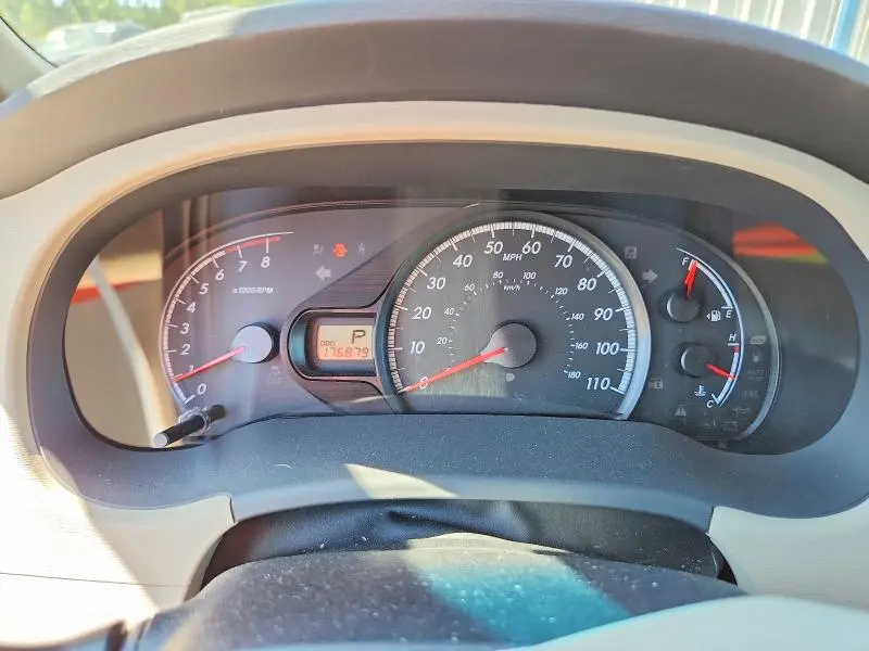 2011 TOYOTA SIENNA LE  