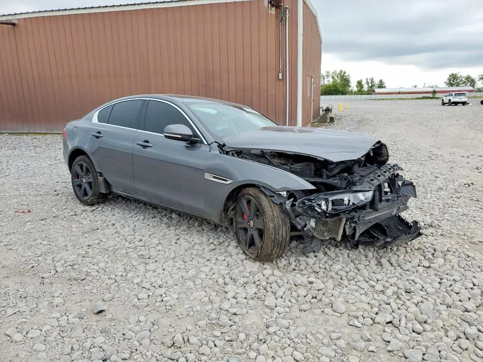 2018 JAGUAR XE PRESTIGE  