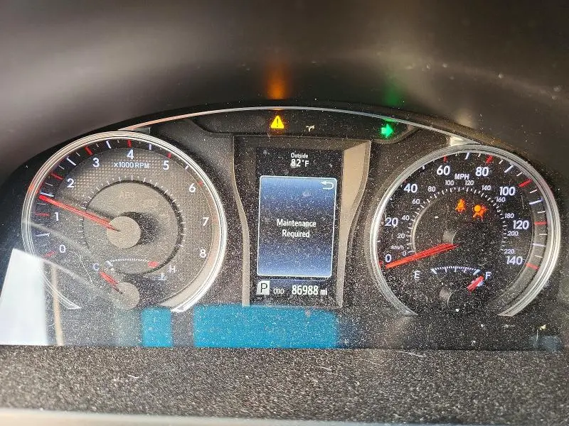 2016 TOYOTA CAMRY SE  
