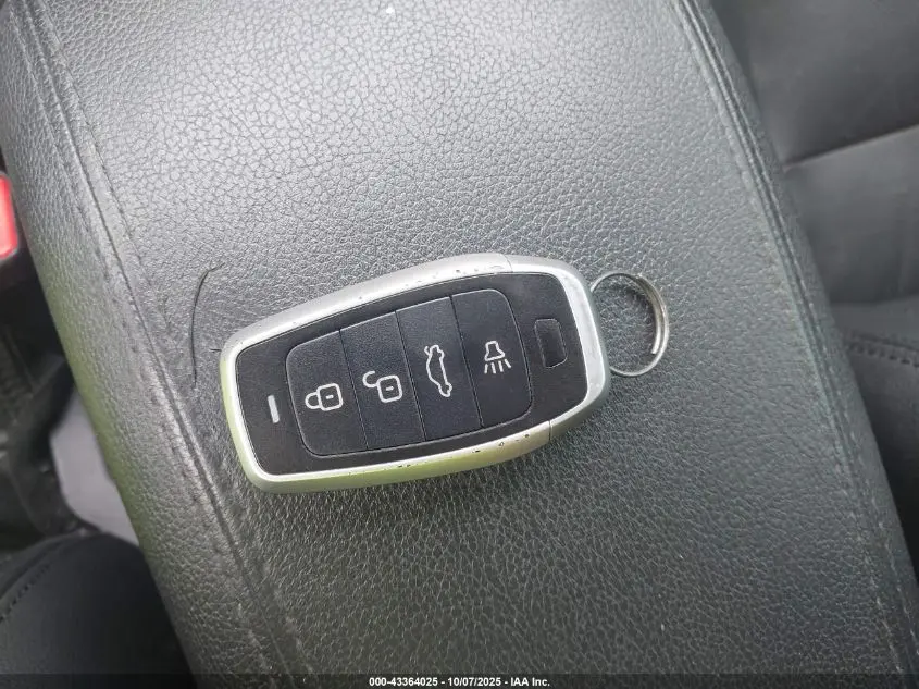 2016 KIA CADENZA PREMIUM