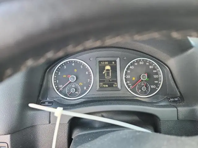 2011 VOLKSWAGEN TIGUAN S  