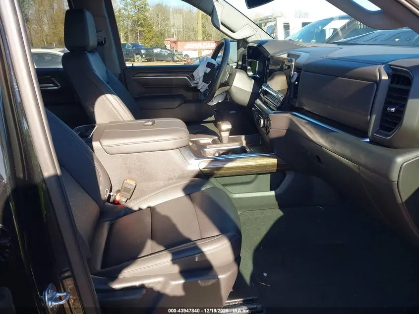 2025 CHEVROLET SILVERADO 1500 4WD  SHORT BED LT TRAIL BOSS