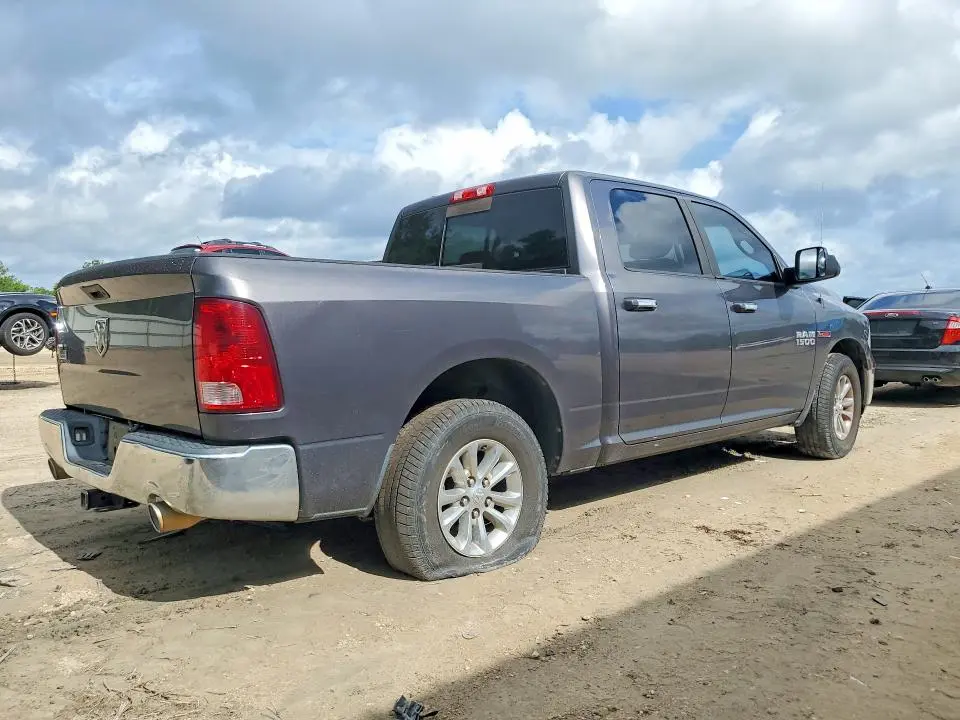 2015 RAM 1500 SLT  