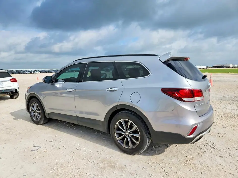 2017 HYUNDAI SANTA FE SE  