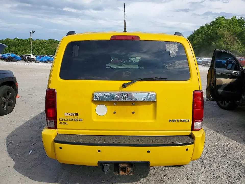 2011 DODGE NITRO SHOCK  