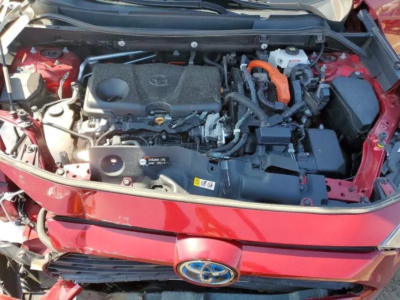 2021 TOYOTA RAV4 XLE  
