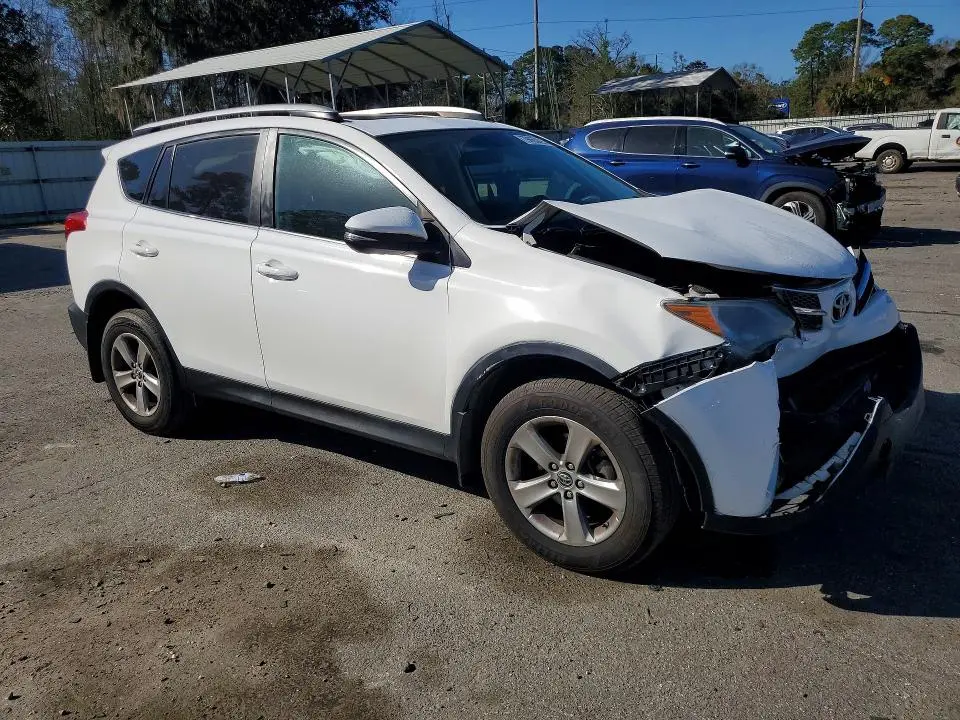 2015 TOYOTA RAV4 XLE  