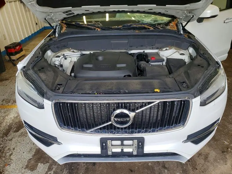 2017 VOLVO XC90 T5  