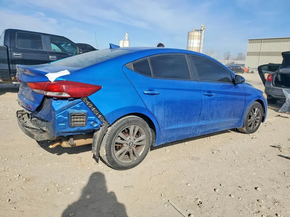 2017 HYUNDAI ELANTRA SE  