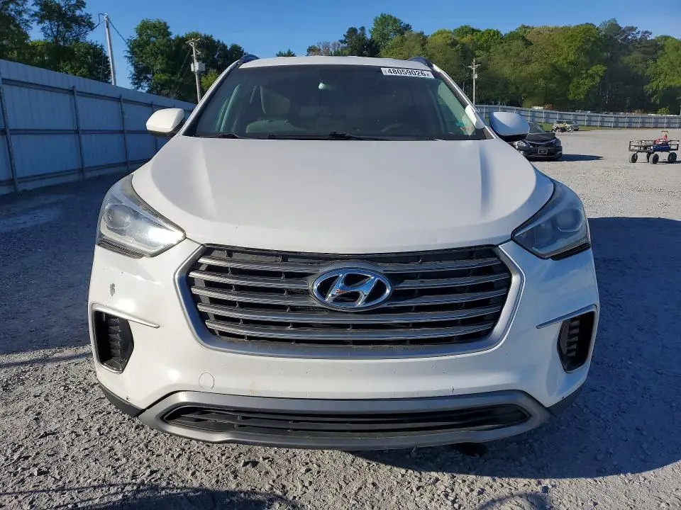 2017 HYUNDAI SANTA FE SE  
